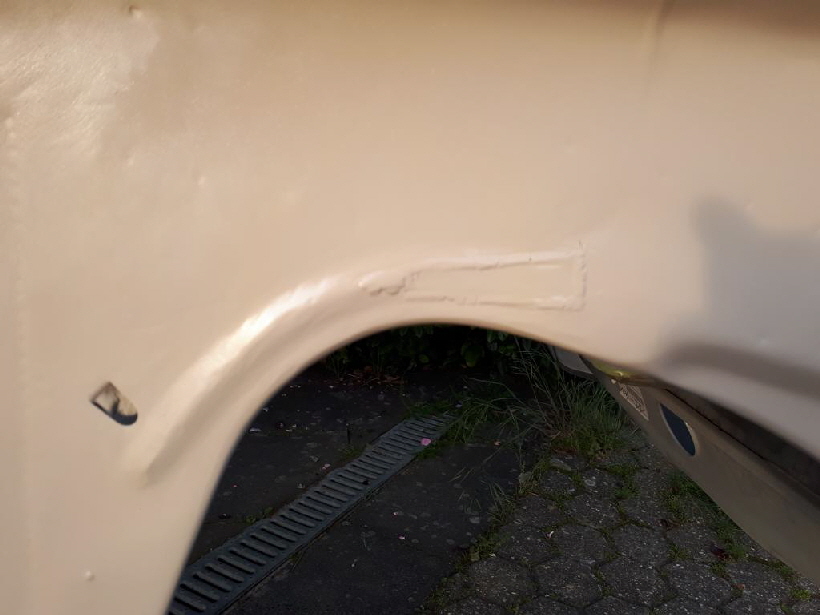 Hier gab es eine kleine Durchrostung. Die wurde ausgetrennt und ein Blech eingesetzt.