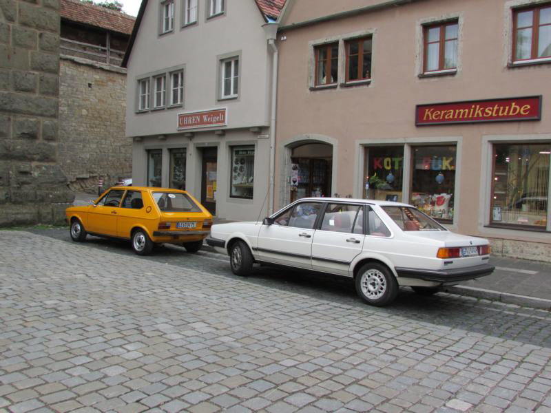 Rein durchs große Stadttor und gleich einen Parkplatz gefunden für alle IG’ler.